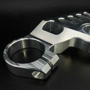 Preview: Aprilia RS660 Gabelbrücke RACE LIGHT – BUMA Racing