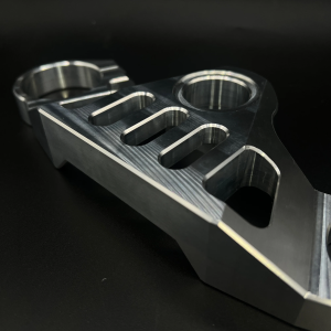 Preview: Aprilia RS660 Gabelbrücke RACE LIGHT – BUMA Racing