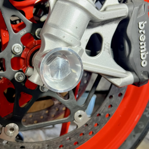 Preview: Aprilia RS660 Steckachsen-Adapter mit Pull-Cap – BUMA Racing