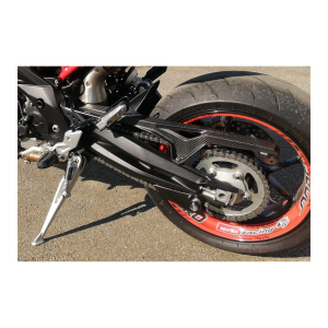 Preview: F&F Carbon Kettenschutz, Carbon/Glasfaser – Aprilia SMV 750 Dorsoduro 2008–2016, SMV 1200 Dorsoduro 2010–2011