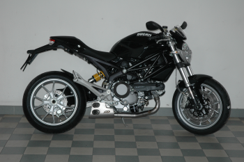QD-EXHAUST Ducati Monster 796 – Ex-Box Exhaust System Stainless – fitted to the motorcycle
