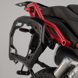 Preview: SW-Motech PRO Seitenträger-Set, schwarz – Moto Guzzi V85 TT, Travel (bis 2024)