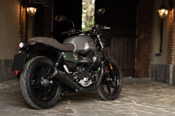 Preview: ZARD Slip-on 2-2 Limited Edition black stainless steel for Moto Guzzi V7 850