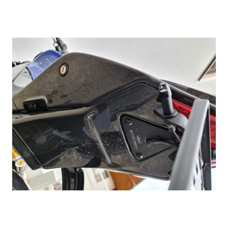 F&F Carbon Heck-Unterverkleidung, 100 % Carbon – Aprilia RSV4 2009–2020, Tuono V4 Factory 2016–2020