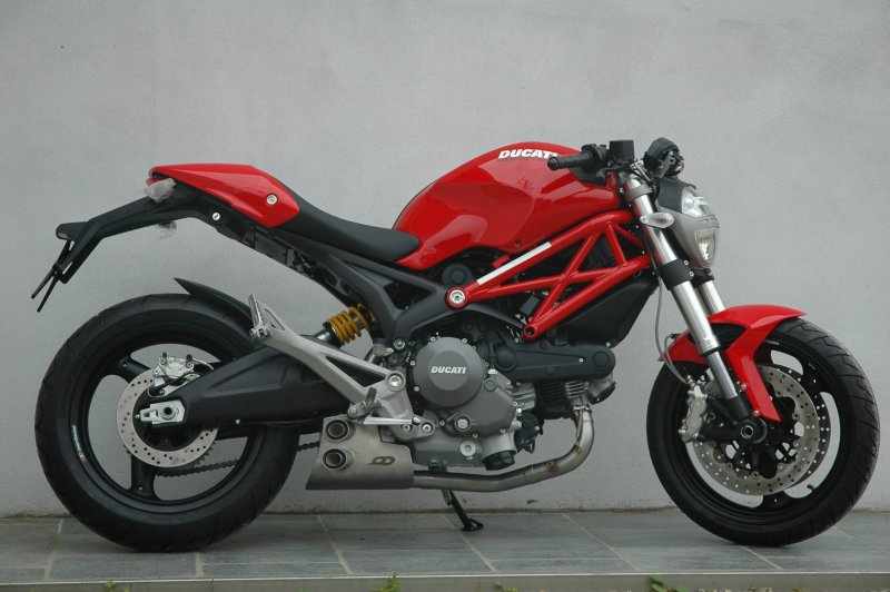 QD-EXHAUST Ducati Monster 696 (2008–2013) – Ex-Box Exhaust System Stainless – fitted to the motorcycle