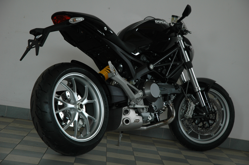 QD-EXHAUST Ducati Monster 796 – Ex-Box Exhaust System Stainless – fitted to the motorcycle