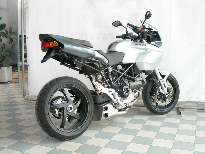 QD-EXHAUST Ducati Multistrada 1000/1100 – Ex-Box Exhaust System Stainless – fitted to the motorcycle