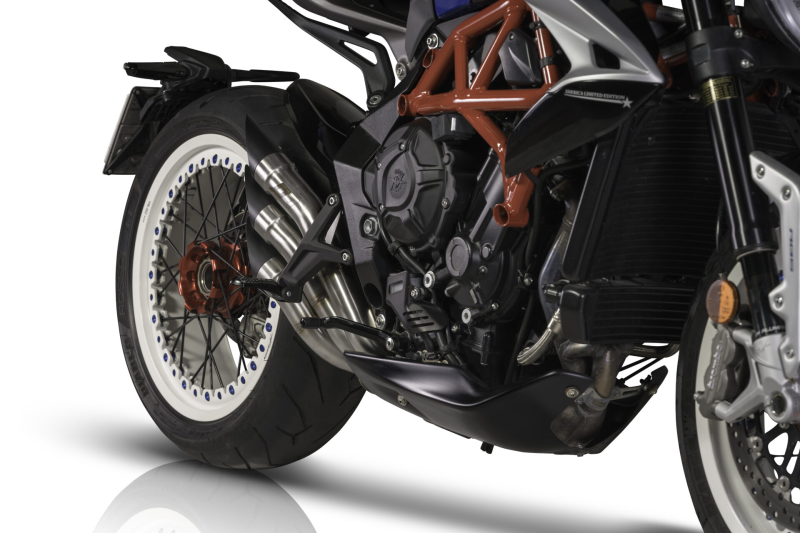QD-EXHAUST MV Dragster/F3/Superveloce (Euro 4/5) – Slip-on Power Gun Silver – Detailansicht
