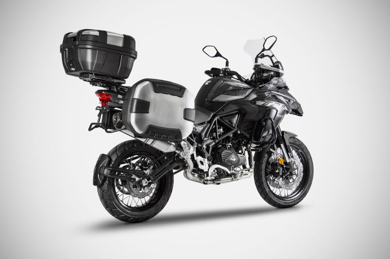 ZARD Slip-on Edelstahl mit Carbon-Endkappe für Benelli TRK 502 X